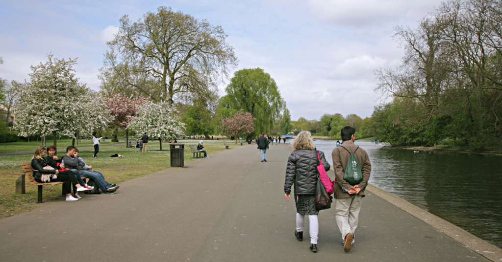 First Date Ideas London 2026 – 12 Romantic and Fun Places That Will Make Your Date Memorable Picnic and walk in Hyde Park